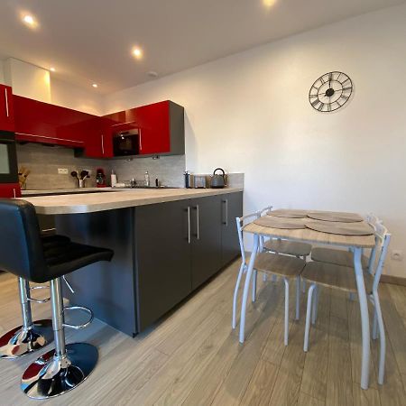 Jolie Maison, Jardin Et Parking Desertines  Exterior photo
