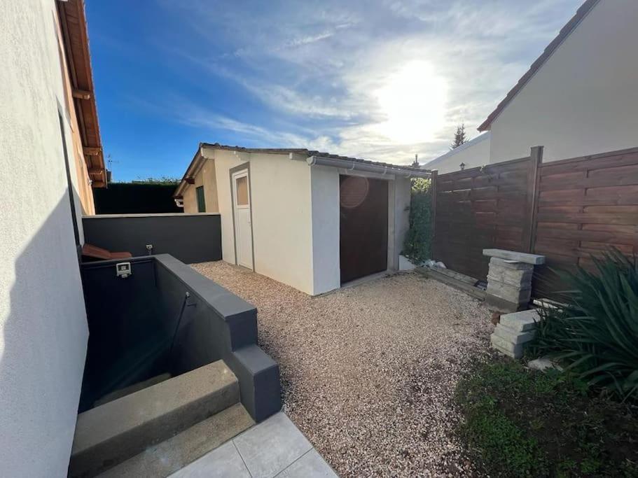 Jolie Maison, Jardin Et Parking Desertines  Exterior photo